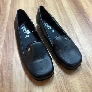 Arcopedico Black Leather Flats